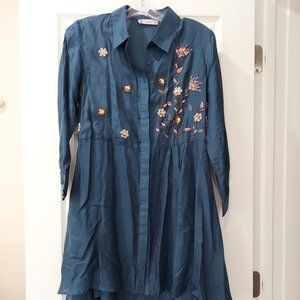 chique silk embroidered high low blouse jacket shacket size Small